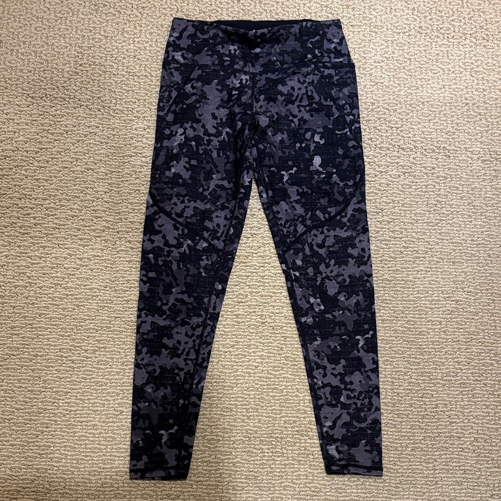 Sweaty Betty Gray and black Camouflage workout Leggings